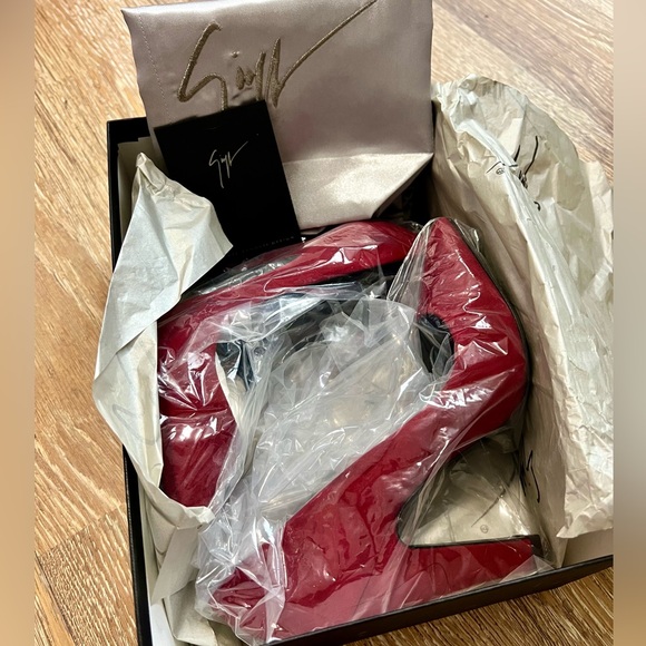 Giuseppe Zanotti Suede Pointed-Toe Thick-Heel Pump, Red - Picture 2 of 6